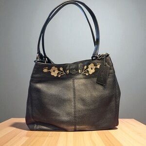Rare Coach Lexy Black Shoulder Bag in Pebble Leather with Floral Embroidery